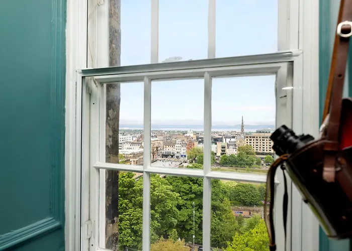 Joivy Eclectic Apartment Near Edinburgh Castle