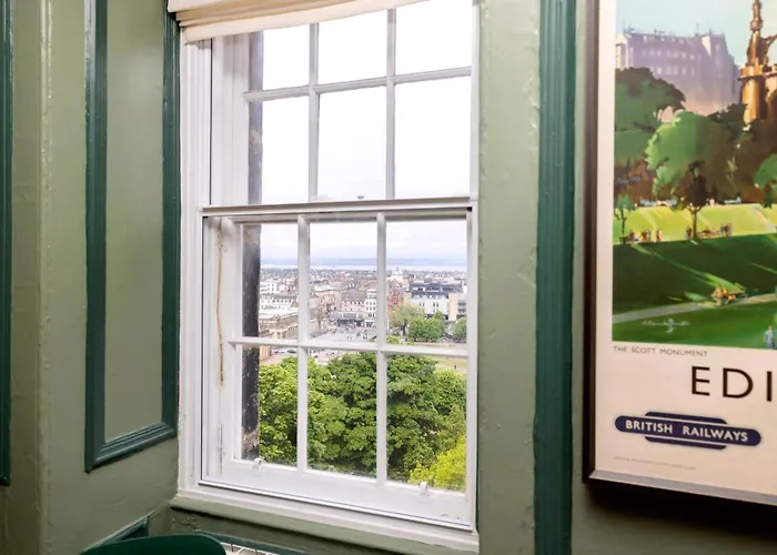 Joivy Eclectic Apartment Near Edinburgh Castle